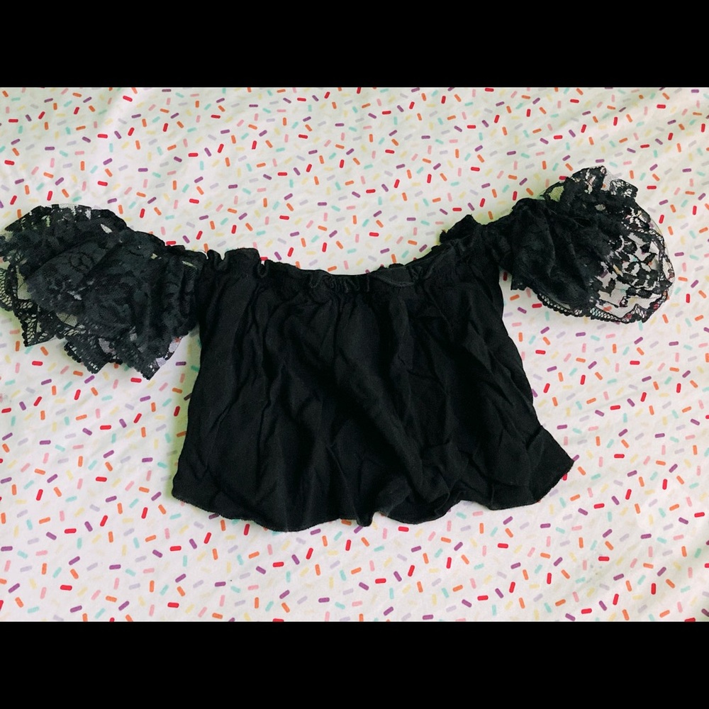 NEW Vintage Lace Flutter Sleeve Crop Top